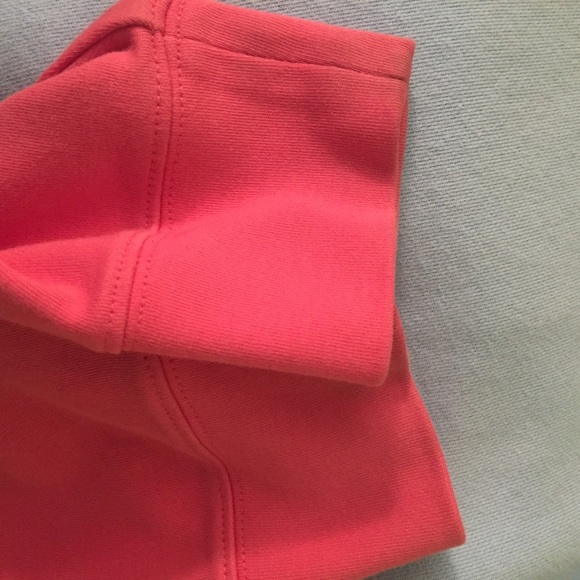 SOLD!!! Vineyard Vines Sweatshirt - Picture 2 of 4