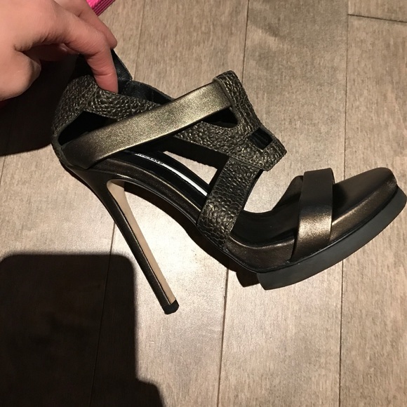Camilla skovgard heels