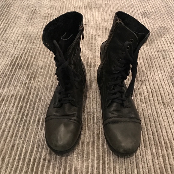 Combat boots
