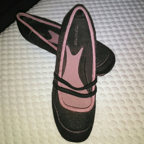 Women's shoes