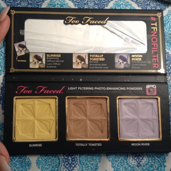 Brand new too faced "selfie powder" - Picture 2 of 4