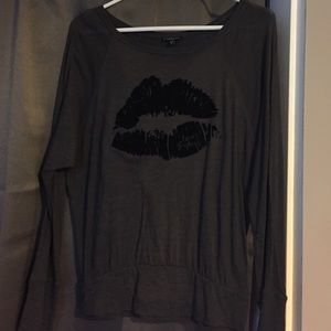 Express grey lip long sleeve