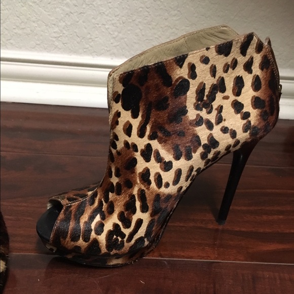 Kenneth Cole leopard heels