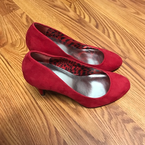Red heels 👠👠 - Picture 1 of 4