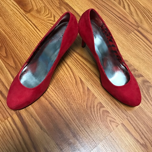 Red heels 👠👠 - Picture 3 of 4