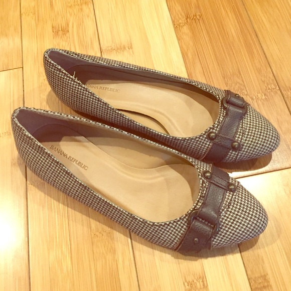 Banana Republic Tweed Flats