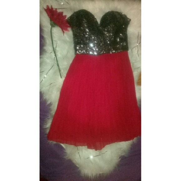 Homecoming Dress - Picture 3 of 4
