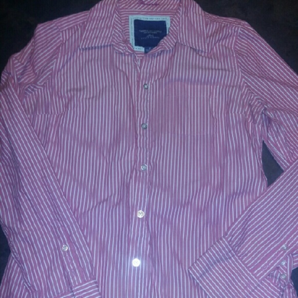 American Eagle pink and white button up.