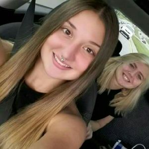 Meet your Posher, Joely