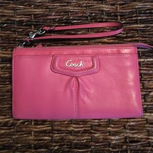 Coach wristlet wallet