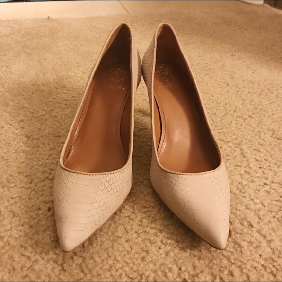 Vince Camuto pumps