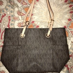 Michael Kors hand bag