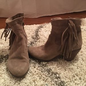 Sam Edelman tan fringe boots. Size 7.