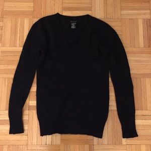 Black cashmere v-neck sweater