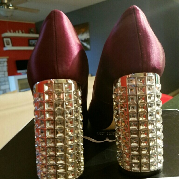 Nina - Picture 2 of 4