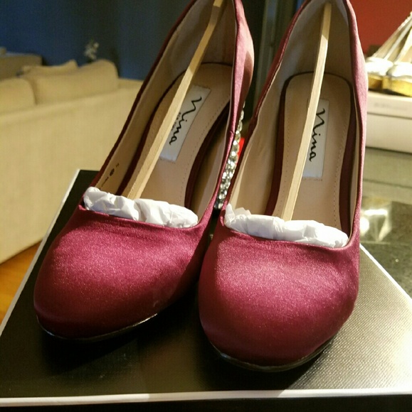 Nina - Picture 4 of 4