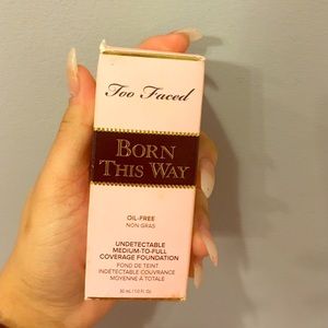 Too faced born this way foundation in Pearl