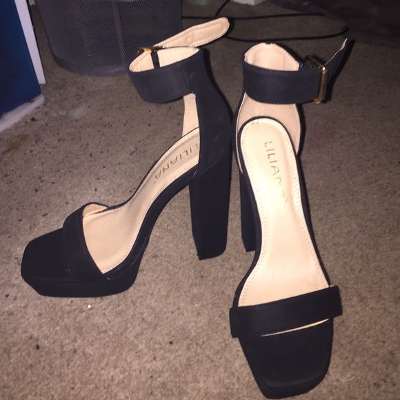 Black heels 👠