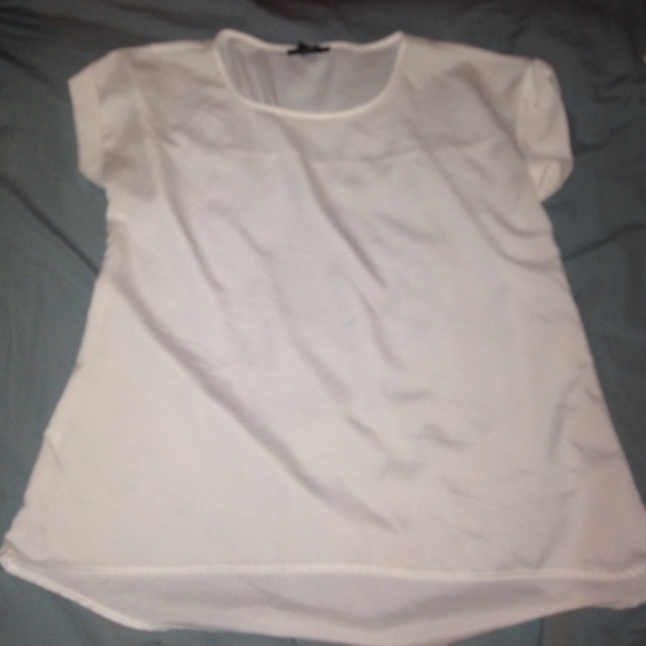 Silky short sleeve top