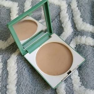 Clinique Almost Powder Makeup