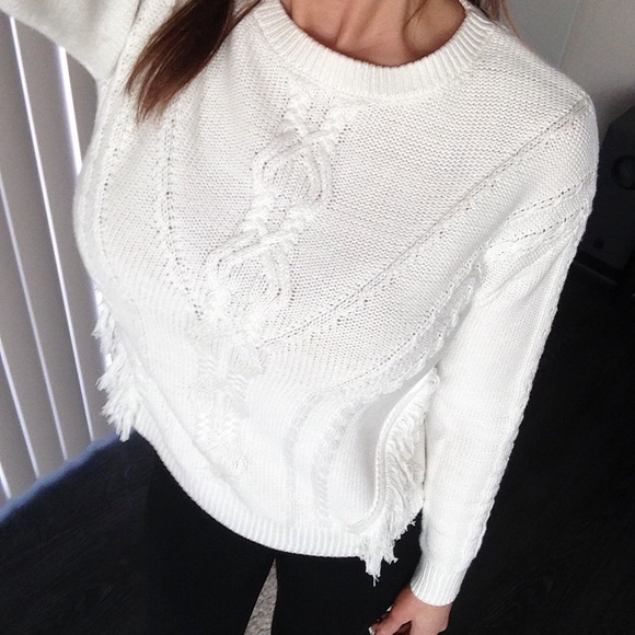 NWT Cream White Cable Knit Sweater Size S - Picture 2 of 4