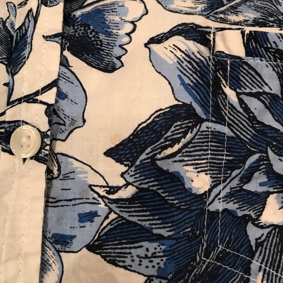 Buttoned down top - Picture 3 of 4