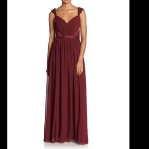 🚨✨ SALE ✨🚨 Vera Wang Burgundy Long Gown
