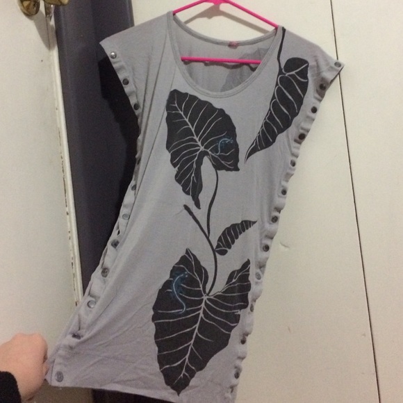 Lizard and leaf print tear-off shirt