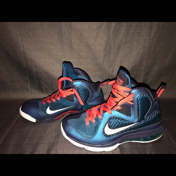 Men's Lebron 9's (SwingMen Edition) size 8.5