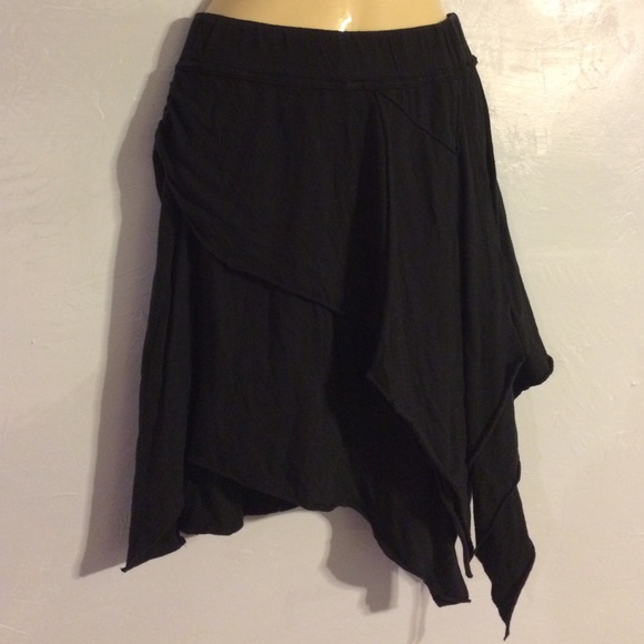 PRICE DROP 💚Double-Layered Asymmetrical Skirt 🌔