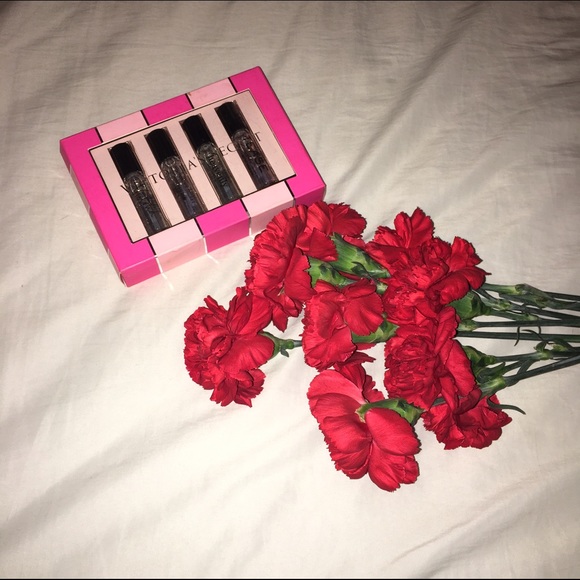 ✨✨NEW✨✨Victoria's Secret Perfume Sampler