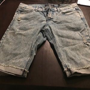 Hot Topic shorts