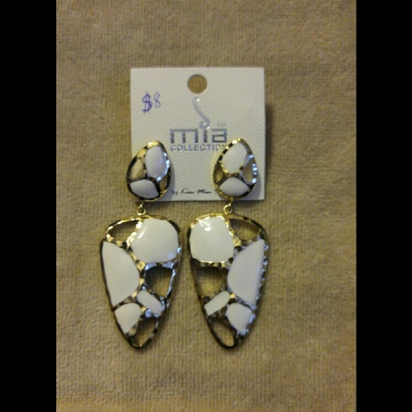 JEWELRY BOX COLLECTION STATEMENT EARRINGS