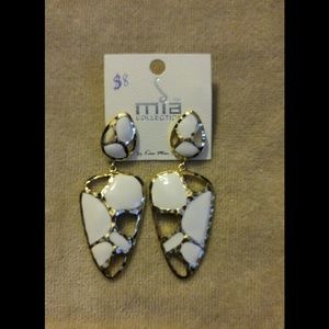 JEWELRY BOX COLLECTION STATEMENT EARRINGS