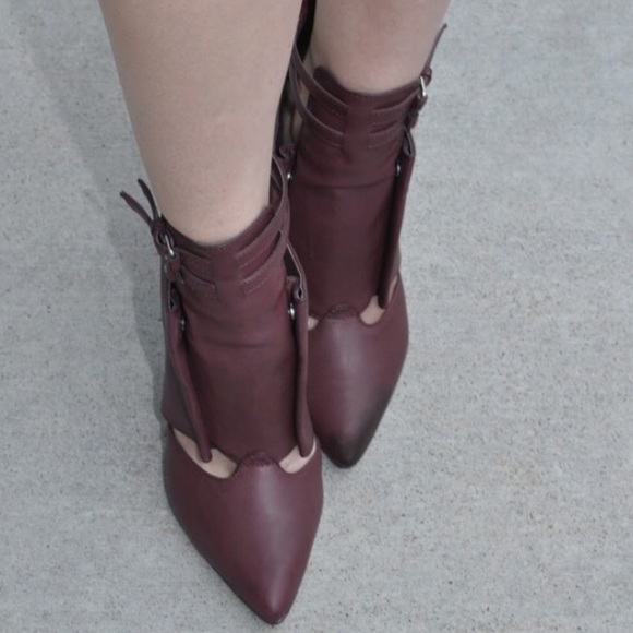 shoedazzle Shoes - Burgundy booties shoedazzle Shoes - Burgundy booties