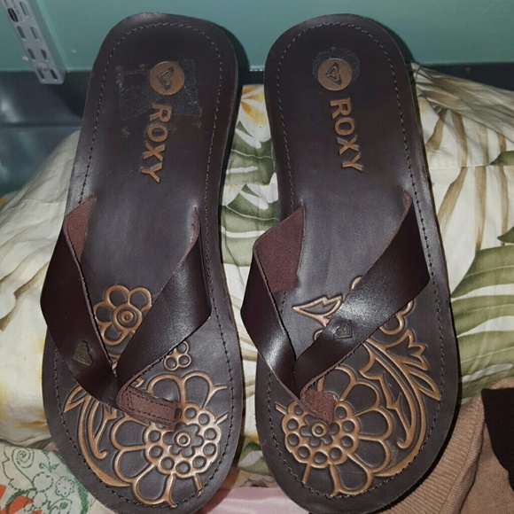 Roxy Slippers NWOT