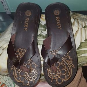Roxy Slippers NWOT