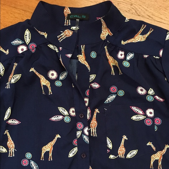 ModCloth Giraffe shirt - Picture 2 of 3