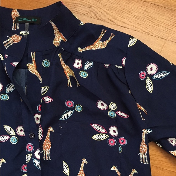 ModCloth Giraffe shirt - Picture 3 of 3