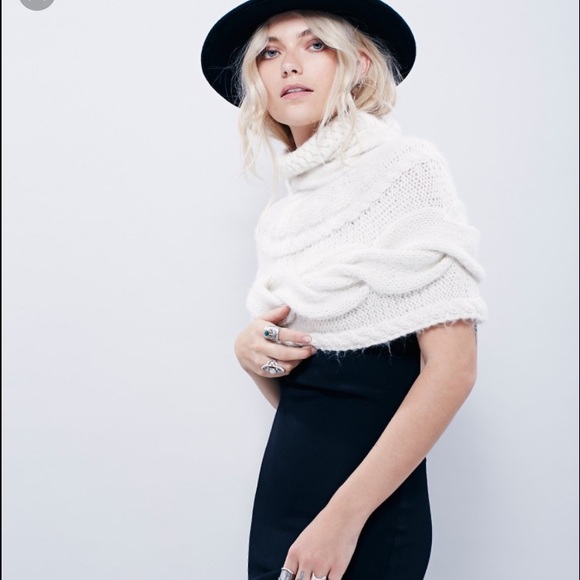 Free People Cozy Cable Cape