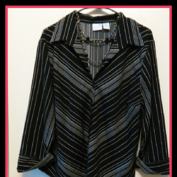 Button down blouse - Picture 1 of 3