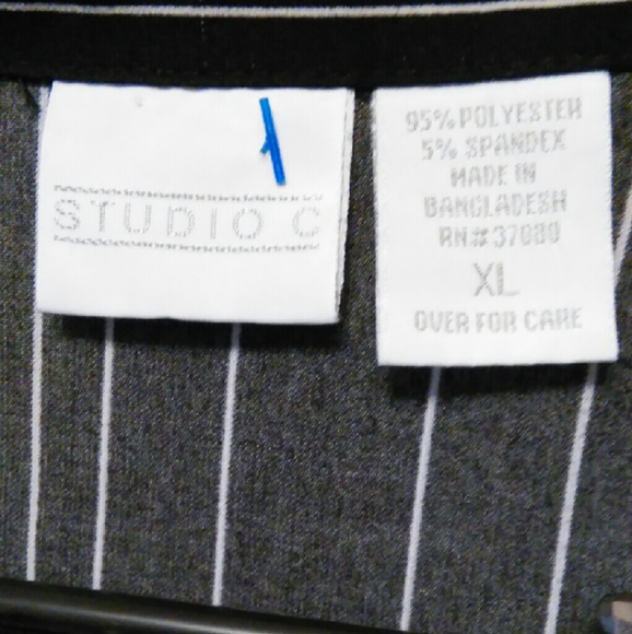 Button down blouse - Picture 3 of 3