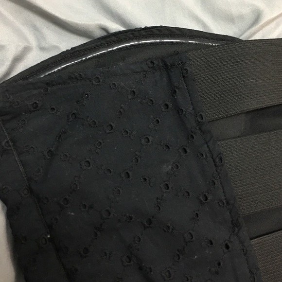 Kendall & Kylie- Sweetheart strapless blouse - Picture 3 of 3