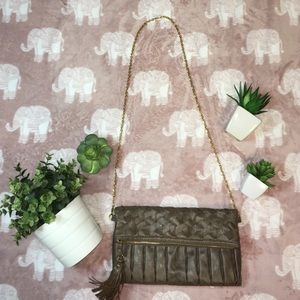 VEGAN LEATHER CROSS BODY CLUTCH