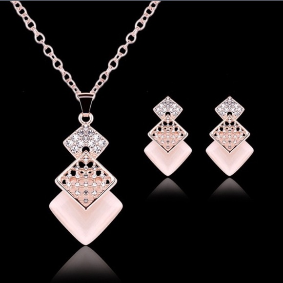 Rose Glam Femme Jewelry Set - Picture 2 of 3