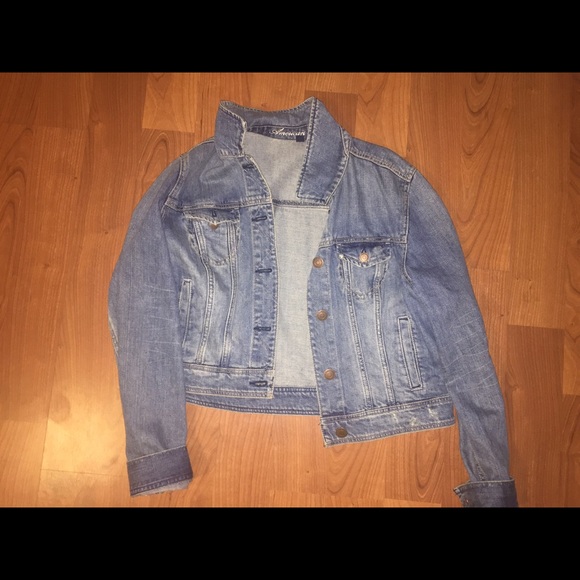 American Eagle never worn M/L women's denim jacket