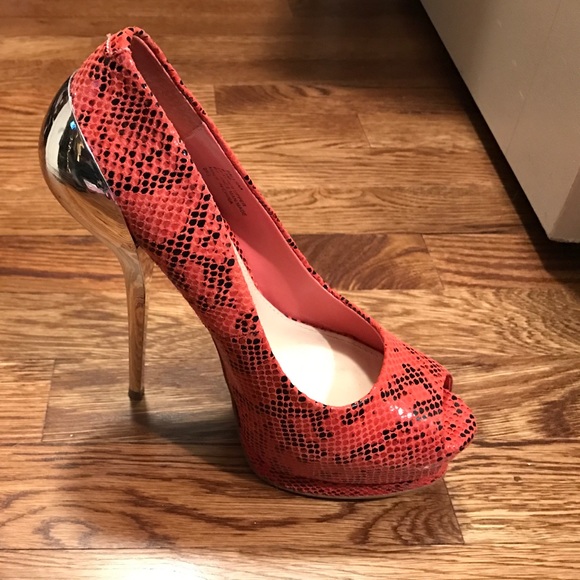 Steve Madden heel