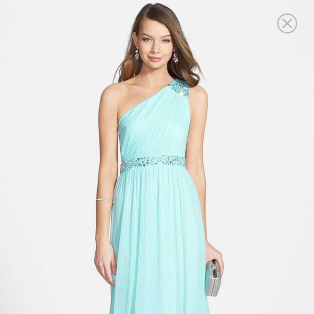 ‼️NWT‼️Speechless One Shoulder Prom Gown