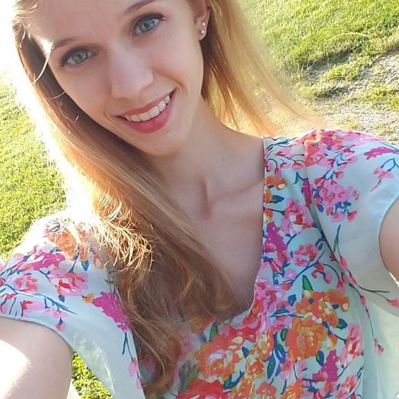 Meet your Posher, Anna