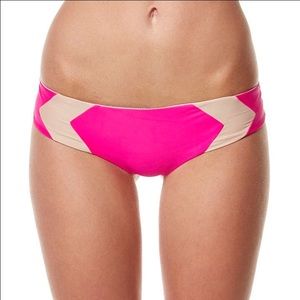 Acacia Mentawai bottoms in guava pop/naked